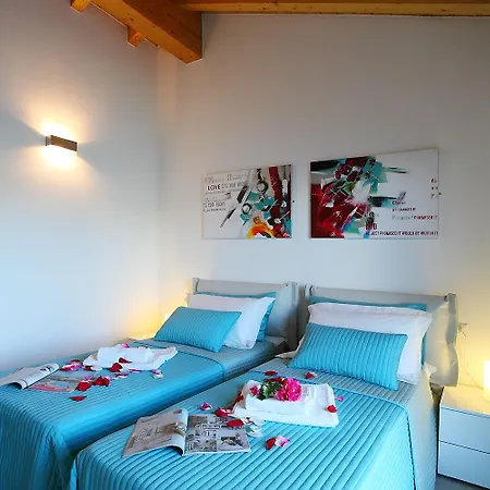 빌라 Il Piazzo Sleeps 6 Pool 메나지오