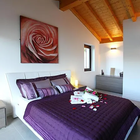 빌라 Il Piazzo Sleeps 6 Pool